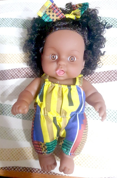 Новый наряд для маленькой мулаточки