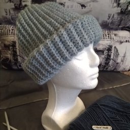Шапочка крючком актуальная тема для зимы