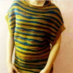 Безрукавка из остатков пряжи.