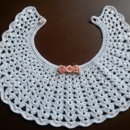 Нагрудник для малышки крючком