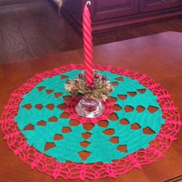 Новогодняя салфетка с елочками