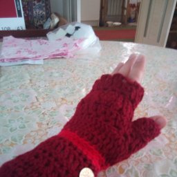 Варежки и комплект шарф + митенки.