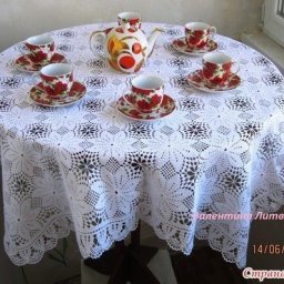 Красивая скатерть
