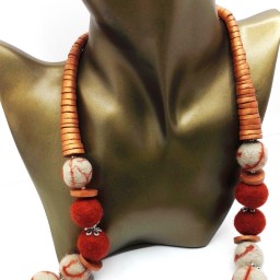 Бусы длинные валяные из шерсти натуральной " Межсезонье "