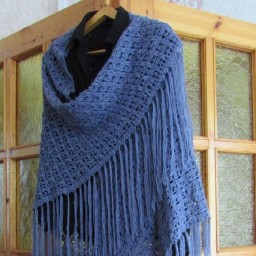 ​Шаль вязаная Голубой ажур + схема.