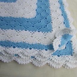 Продам.Плед детский вязаный Кроха