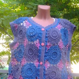 Жилеточка-безрукавочка для бабушки(мамы).