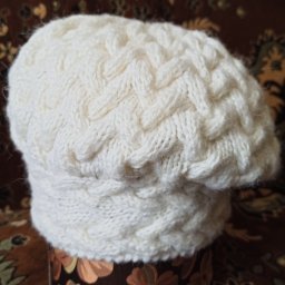 Берет из прошлого...