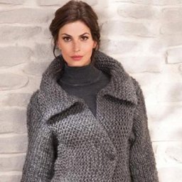 Элегантный кардиган в стиле минимализма из толстой пряжи