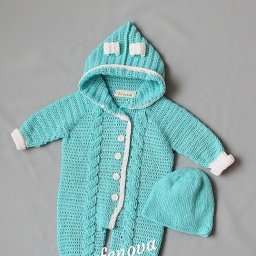 Детский комбинезон и шапочка