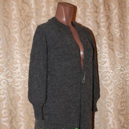 Кардиган связан спицами