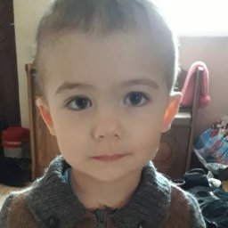 Надвязала кофточку внуку, вот что получилось