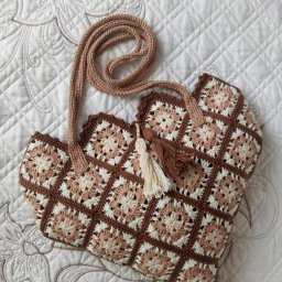 Сумочка вязаная ручной работы