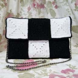 Сумочка вязаная "Шахматная"