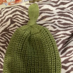 Забавная шапочка и варежки для малыша