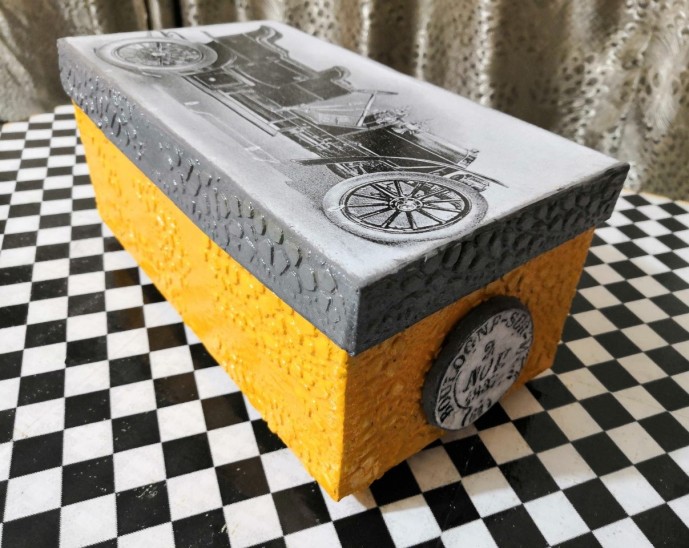Коробочки всякие нужны, коробочки всякие важны. Коробочки всякие нужны, коробочки всякие важны.