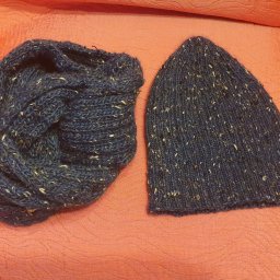 Мегаснуд , шапка, шарф и варежки/ рукавицы.