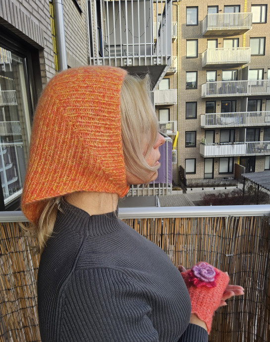 Разное из остатков пряжи.
