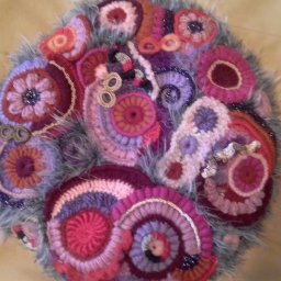 Берет в технике фриформ