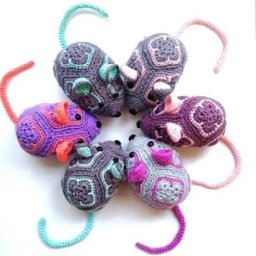 Символ НГ №2. Мышка из африканских мотивов