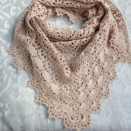 Симпатичный бактус крючком