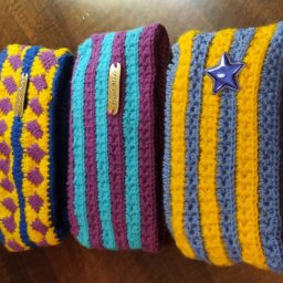 Косметички вязаные крючком.