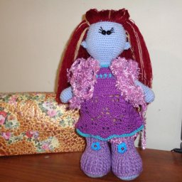 Вязанная крючком кукла