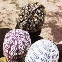 Вязаные шапки с жаккардовым узором