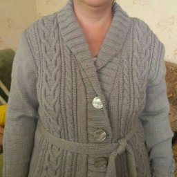 Вязаная кофта с поясом