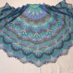 Шаль по схеме скатерти.