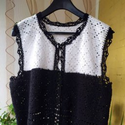 Жилет для дочки крючком