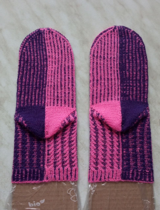 Мои плоды вязания в марафоне sockmadness 2025