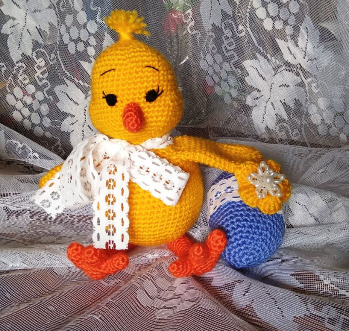 Вязаная курочка с цыплятами