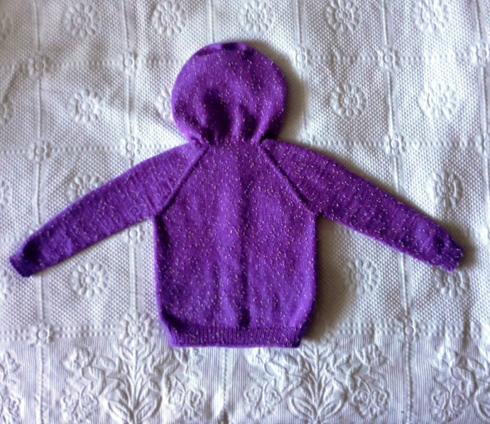 Сиреневые кофточки для сестренок