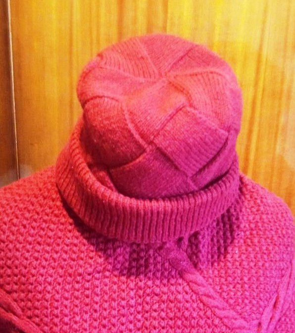 Шапка "Вишневый энтрелак"