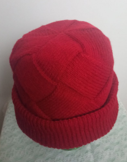 Шапка "Вишневый энтрелак"