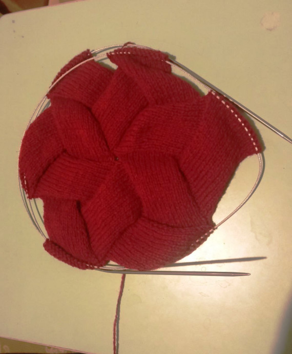 Шапка "Вишневый энтрелак"