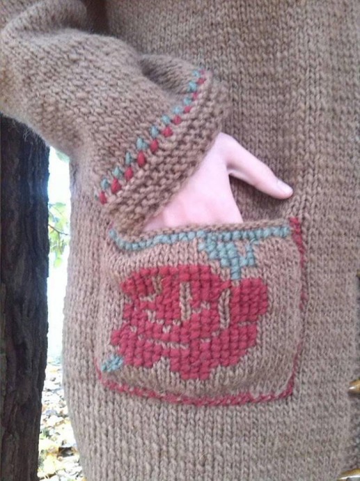Изготовление женских свитеров из Сербии с мотивами ковров от Пирот