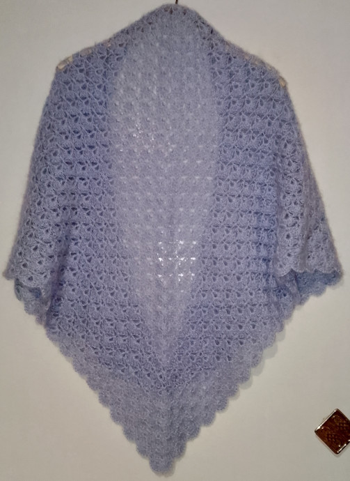 Продам шали ручной работы.