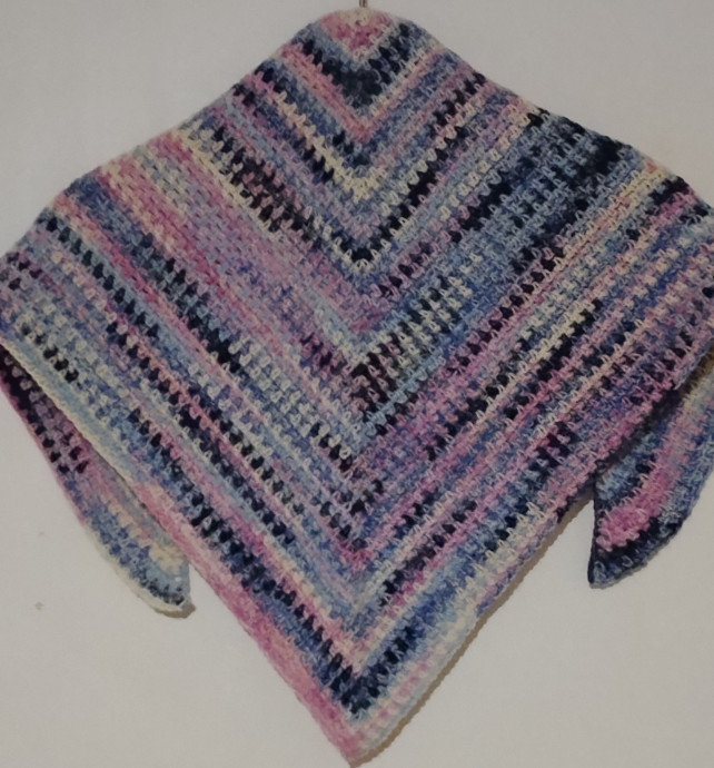 Продам шали ручной работы.