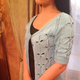 Кофточка с узором " Бабочки" спицами.