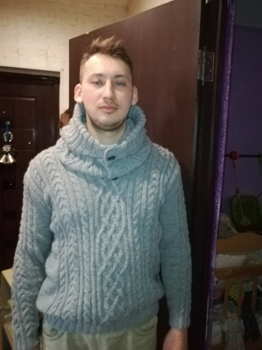 Мужской джемпер с хомутом