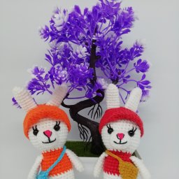 Кролик в кепке