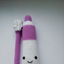 Зубная паста и щетка