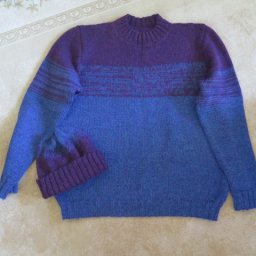 Мужской свитер из двух цветов шерсти