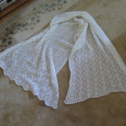 Легкая шаль для зимы и для лета