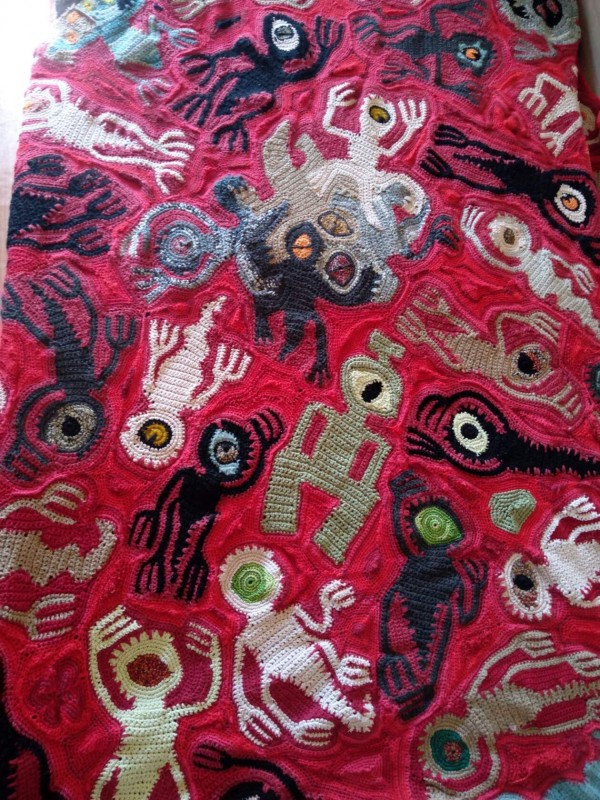 Плед с ящерками. я его довязала.