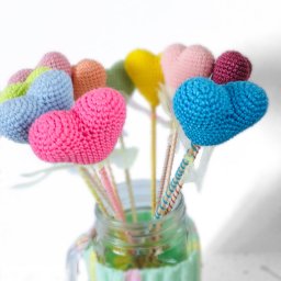 Баночка с вязаными сердечками ♥