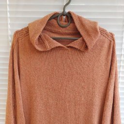 Толстовка тыквенного цвета