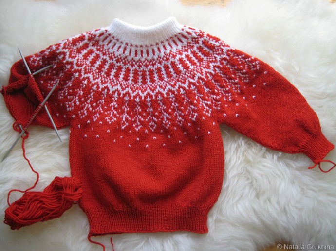 Описание вязания свитера с круглой кокеткой на ребенка (размер 86-92 на возраст 1,5-3 года)